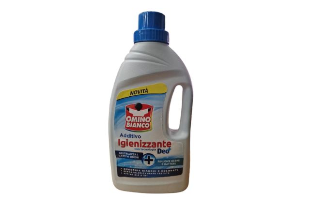 Omino Bianco Sanitising Laundry Detergent Deo (900ml) | PDP | Delicatezza