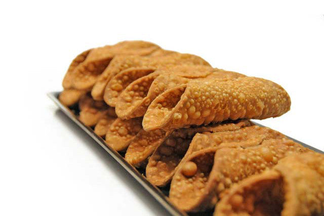 Large Cannoli Shells Box (100 Pieces) | Special Order | Delicatezza 